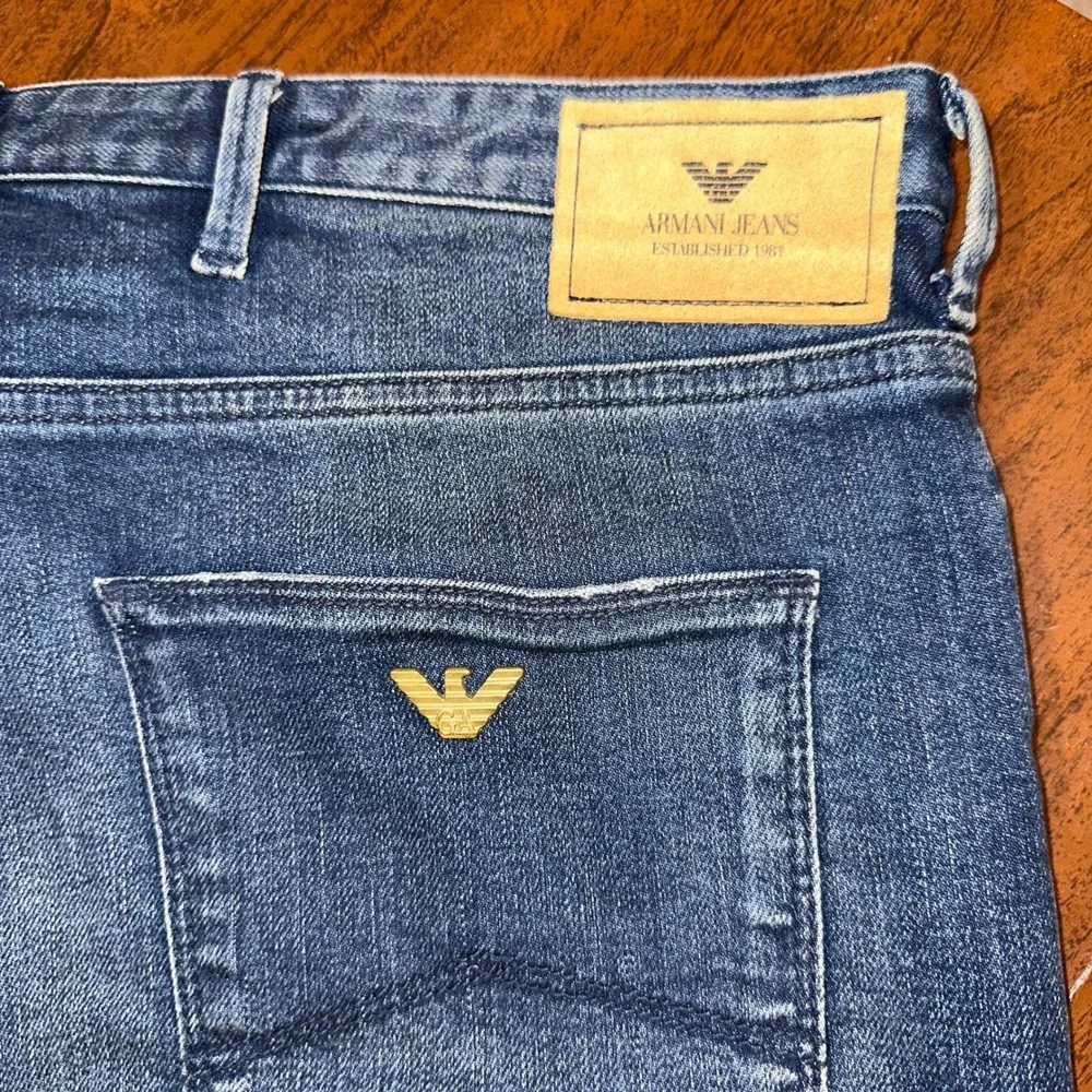 Armani Jeans Mens Slim Fit Distressed Medium Wash Eagle Logo 36x33 or 36 NWOT
